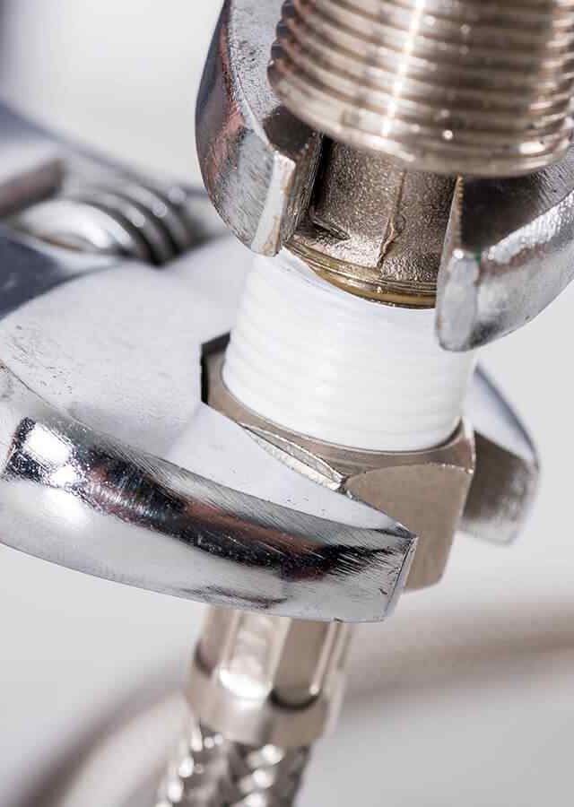 https://theplumbersinsydney.com.au/wp-content/uploads/2018/10/inner_service_04-640x900.jpg